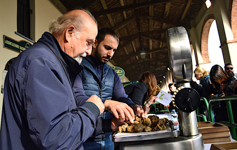 La prima domenica di Fiera del Tartufo a Moncalvo